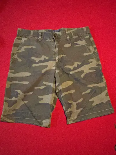 Bermudas camufladas Gap Khakis talla 32 - miniatura 1