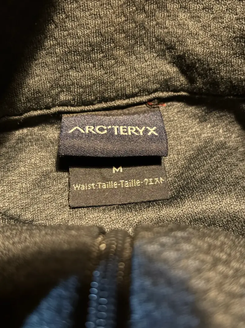 Polerón Arc'teryx gris con cierre medio M - 3