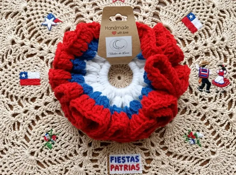 Colección de Scrunchies Tejidos a Mano - 1