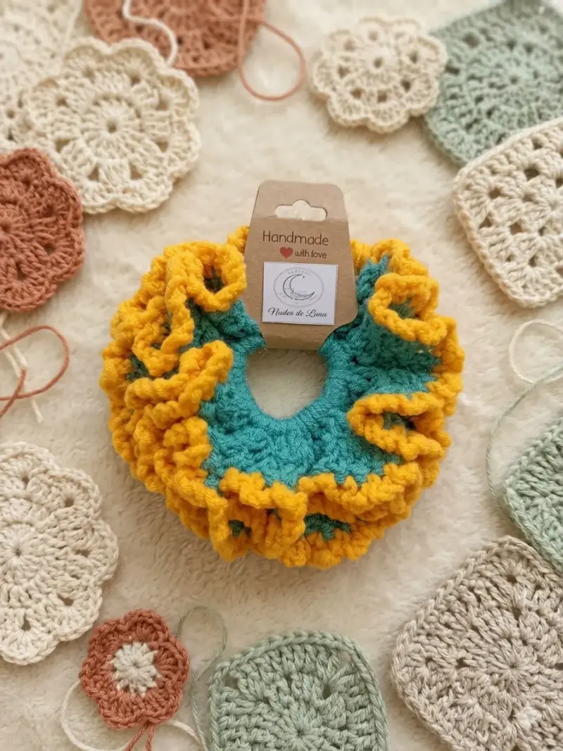 Colección de Scrunchies Tejidos a Mano - 3