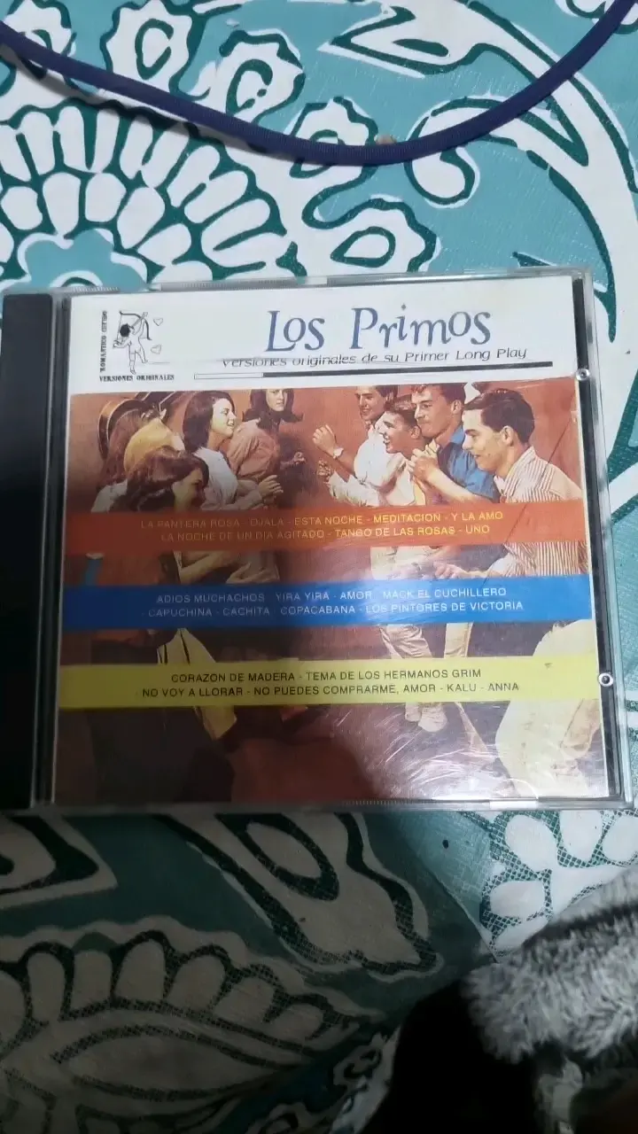CD Los Primos Fiesta Feliz con canciones clásicas - 1