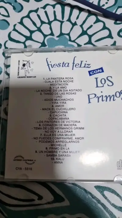 CD Los Primos Fiesta Feliz con canciones clásicas - miniatura 3