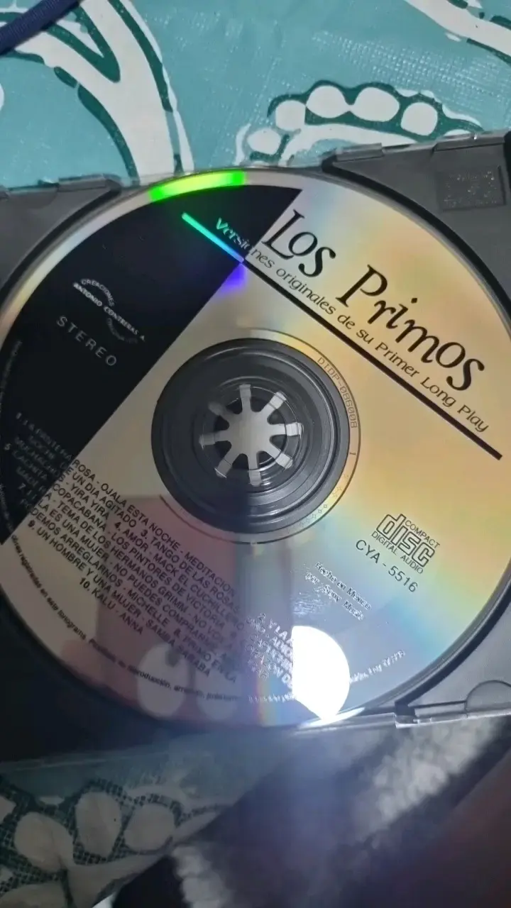 CD Los Primos Fiesta Feliz con canciones clásicas - 4