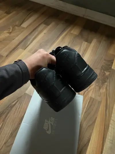 Zapatillas Nike Air Force 1 negras talla 38/39 - miniatura 2
