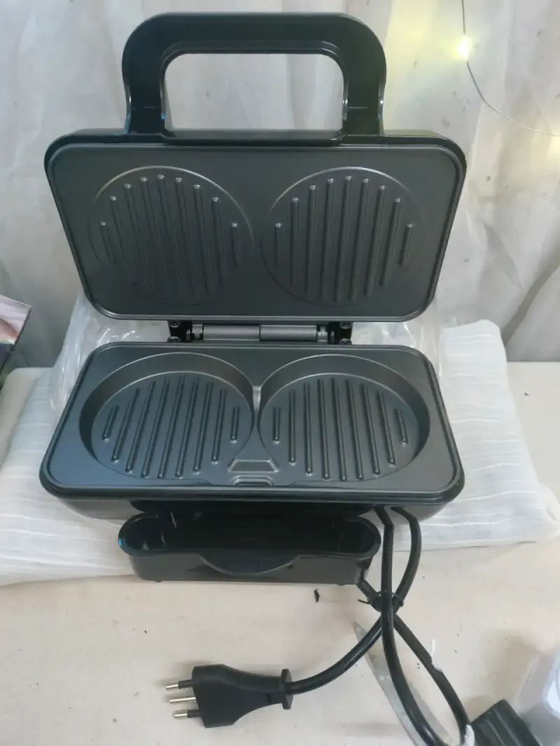 Sandwichera eléctrica doble antiadherente