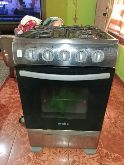 Cocina a gas Mabe con horno y 4 quemadores - miniatura 1