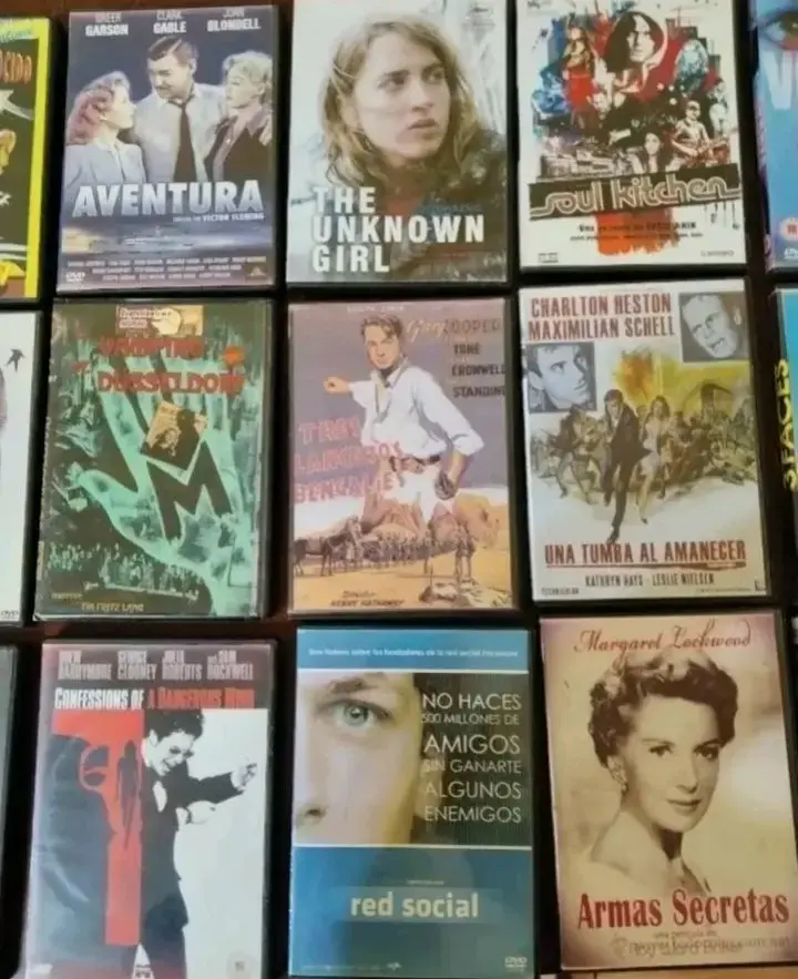 Colección de DVDs de películas clásicas y contemporáneas - 1