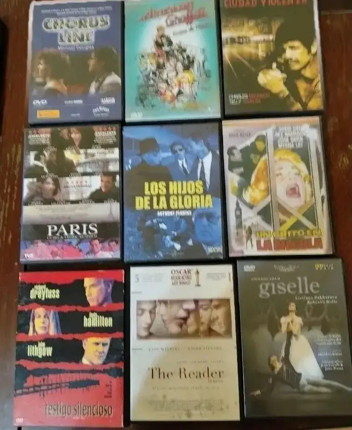 Colección de DVDs de películas clásicas y contemporáneas - 2