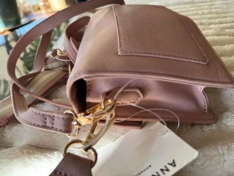Cartera cruzada rosa Anne Klein con monedero - 2