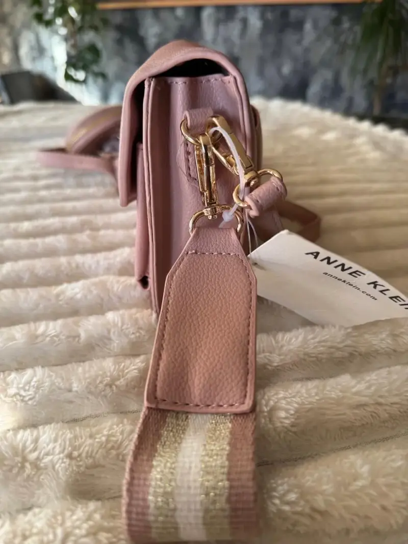 Cartera cruzada rosa Anne Klein con monedero - 4