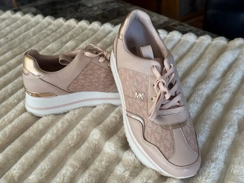 Zapatillas deportivas rosadas Michael Kors para mujer - 1