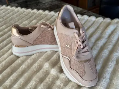 Zapatillas deportivas rosadas Michael Kors para mujer - miniatura 1