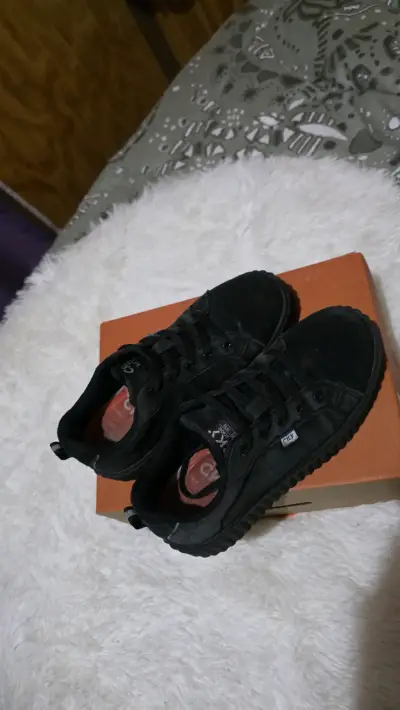 Zapatillas negras CKY para mujer en buen estado - miniatura 2