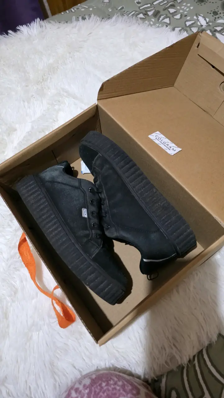 Zapatillas negras CKY para mujer en buen estado - 4
