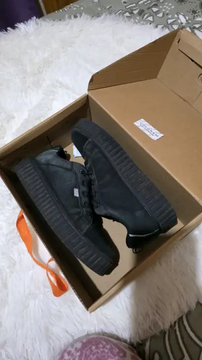 Zapatillas negras CKY para mujer en buen estado - miniatura 4