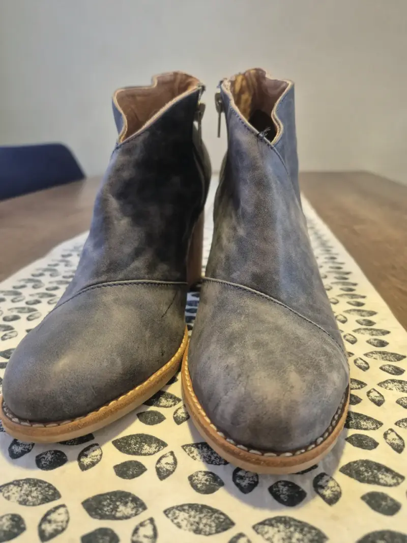 Botines de cuero azulado con tacón alto - 2