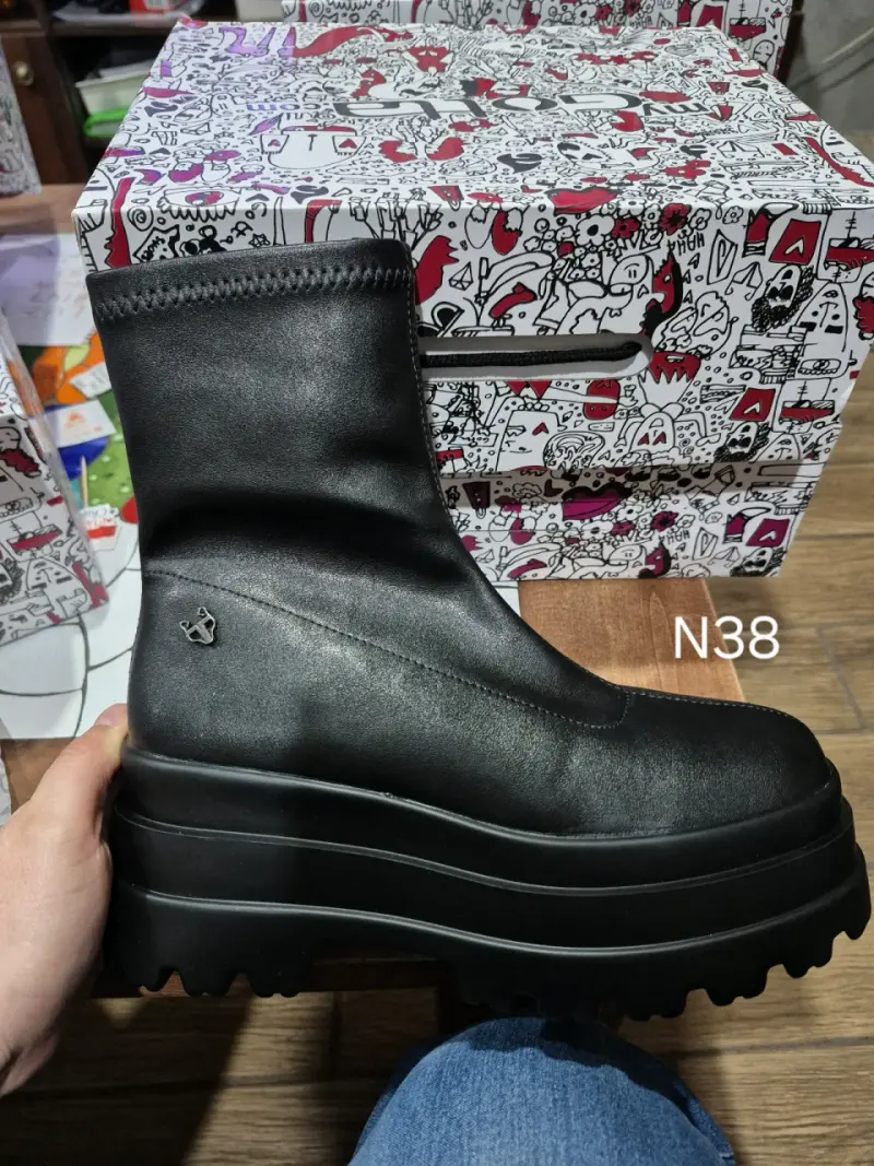 Botin negro Gotta