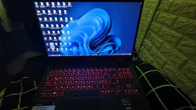 Laptop gaming AMD Ryzen 7 con NVIDIA RTX - miniatura 5