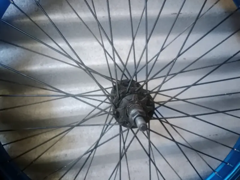 Bicicleta BMX con ruedas azules 20x2.35 - 5