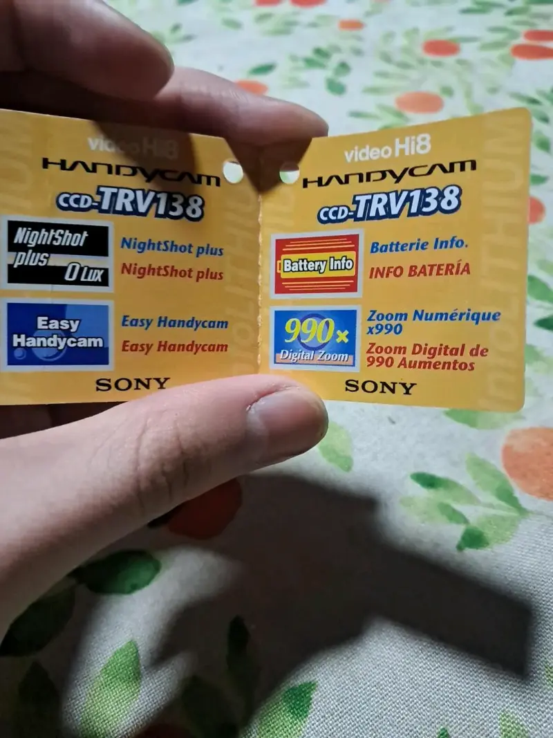 Videocámara Sony Hi8 con estuche y cintas - 6