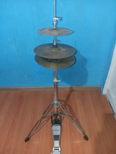 Batería acústica completa con platillos y pedales - miniatura 1