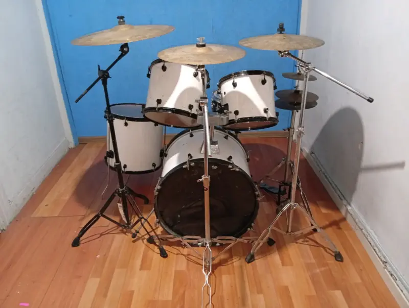 Batería acústica completa con platillos y pedales - 6