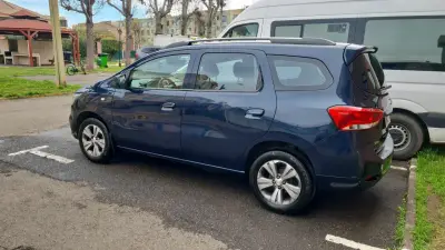 Chevrolet Spin 2019 azul en buen estado - miniatura 1