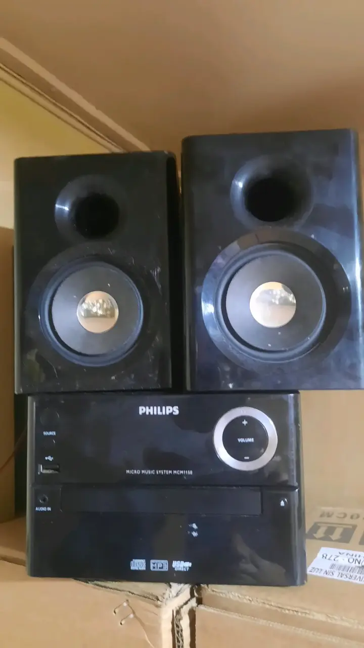Sistema de música Philips MCM1150 con parlantes - 1