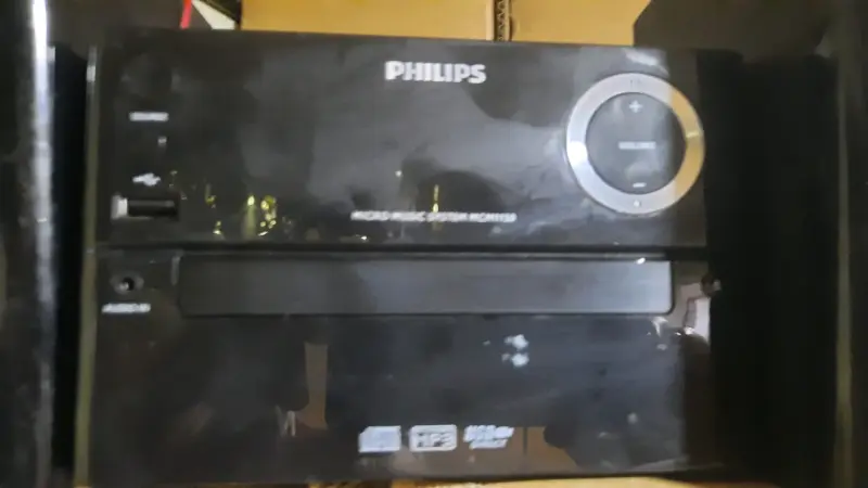 Sistema de música Philips MCM1150 con parlantes - 2