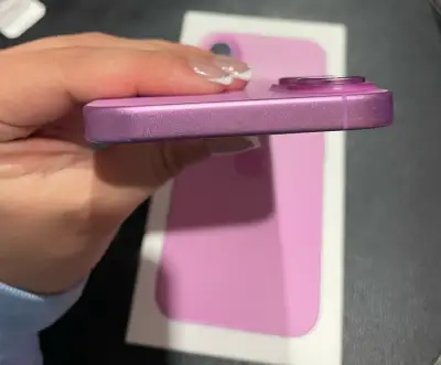 iPhone 16 color rosado - miniatura 6