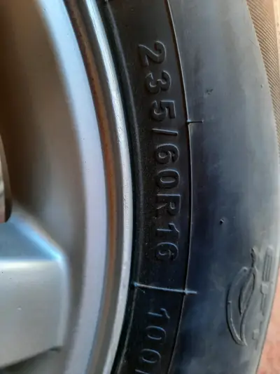 Llanta de aleación con neumático 225/60R16 Hyundai - miniatura 2