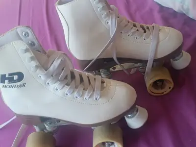 Patines de cuatro ruedas blancos Hondar talla 36 - miniatura 1