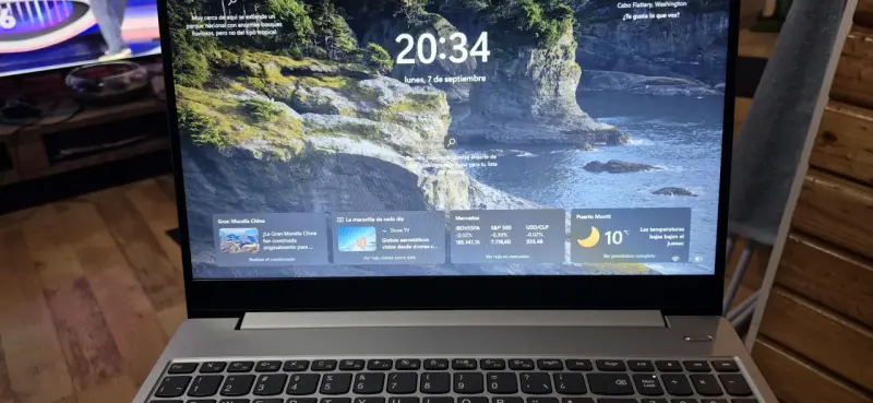 Laptop Lenovo con pantalla de 15 pulgadas - 2