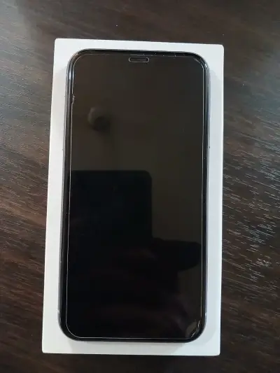 iPhone 11 en buen estado color púrpura - miniatura 1
