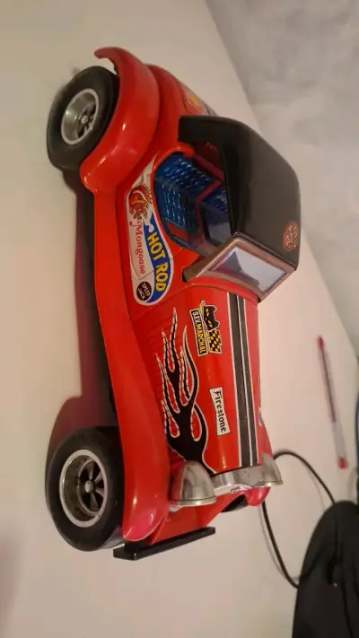 Auto de juguete Hot Rod rojo clásico - miniatura 1