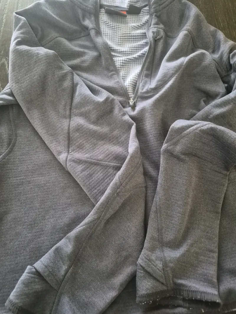 Polerón Merrell gris con cierre medio - 4