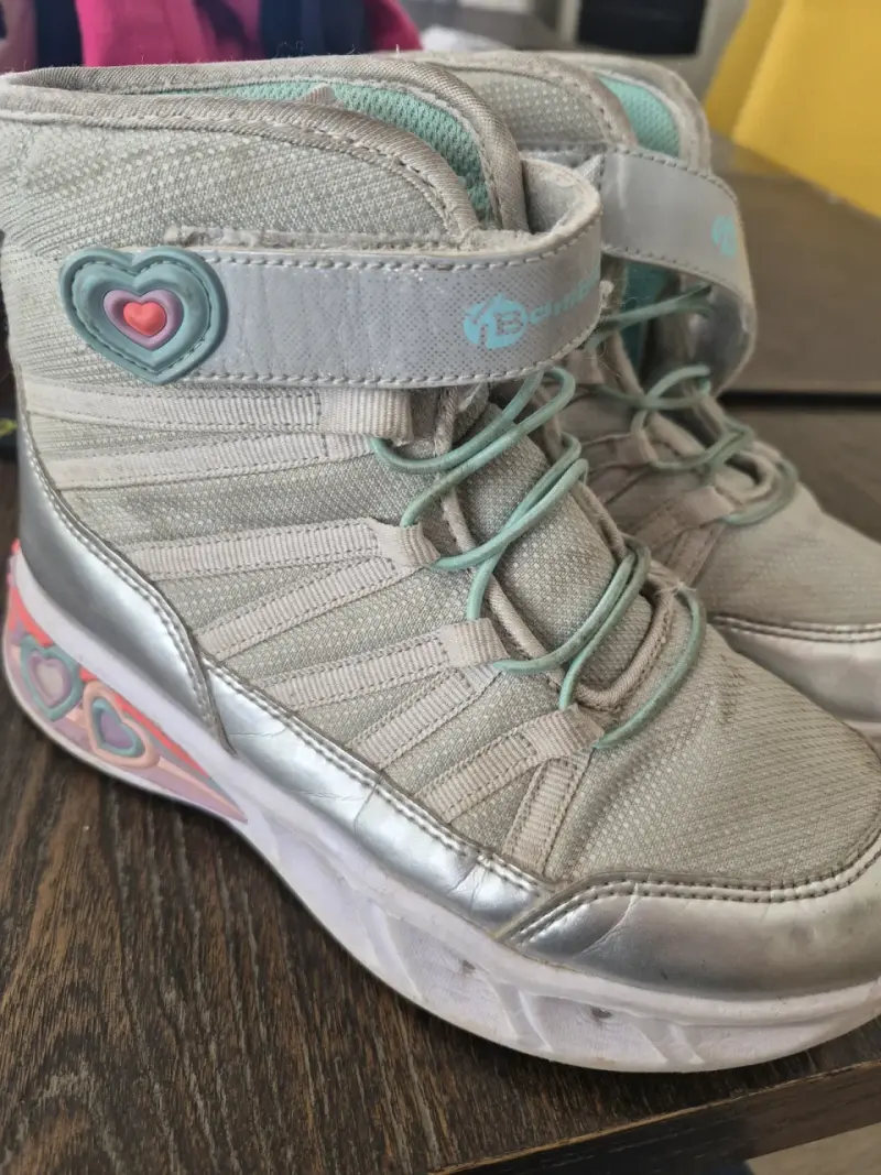 Zapatillas deportivas para niña con diseño - 1
