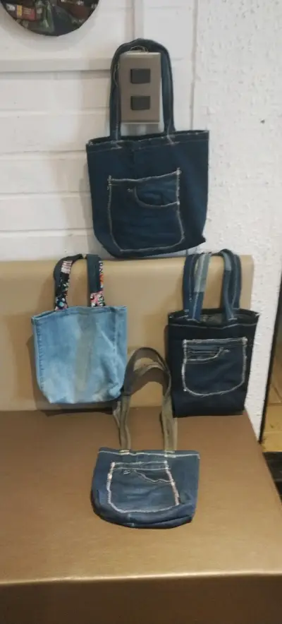 Set de bolsos de mezclilla reciclada - miniatura 2