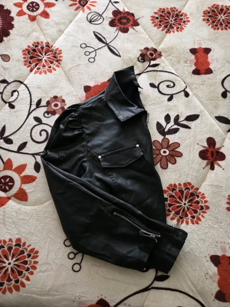 Chaqueta de cuero negra para mujer Massimo - 1