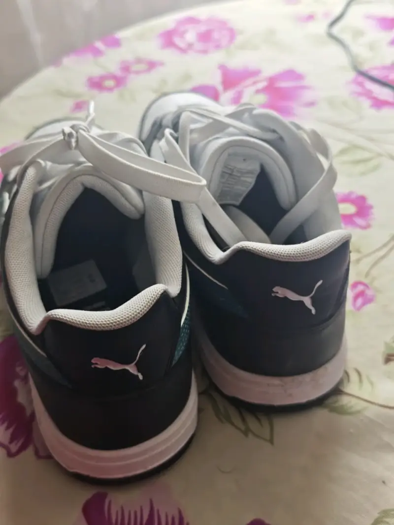 Zapatillas deportivas Puma blancas y negras - 3