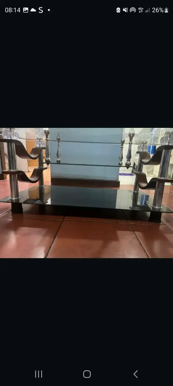 Mesa de Centro de Vidrio y Metal Moderna - 1