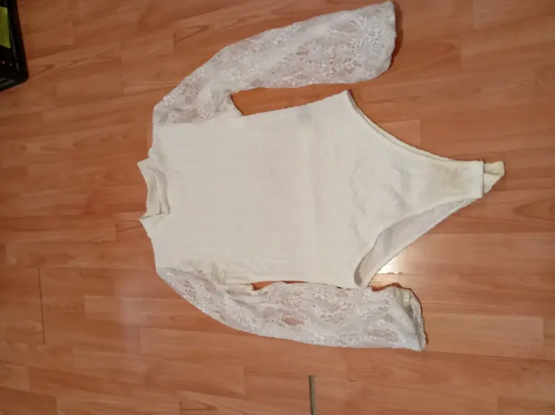 Body blanco de encaje con mangas largas - 2