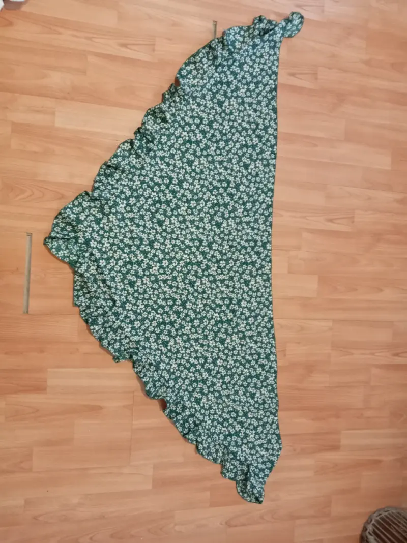 Pañuelo verde con estampado floral