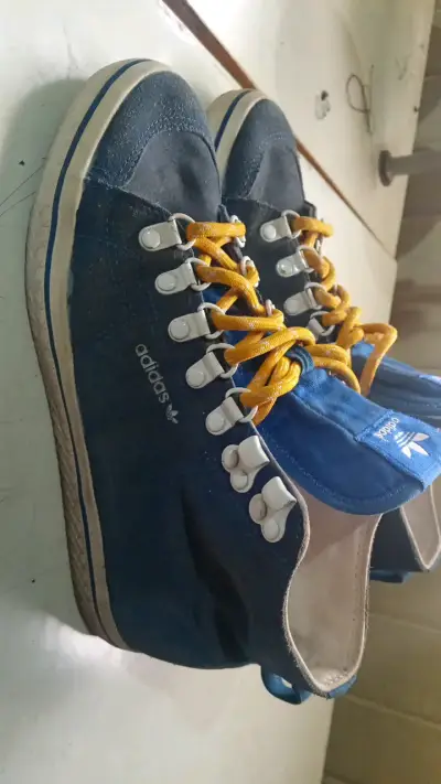 Zapatillas Adidas retro azules - miniatura 3