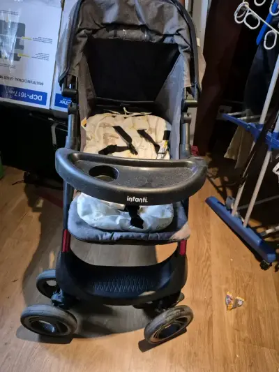 Coche de bebé Infanti plegable con huevito - miniatura 2
