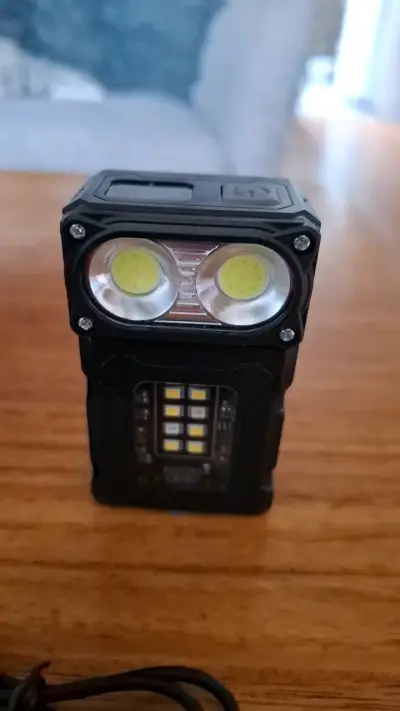 Linterna multifuncional recargable con pantalla digital - miniatura 3