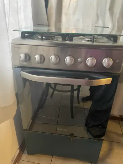 Cocina a gas Fensa con horno y cubierta de vidrio - miniatura 1