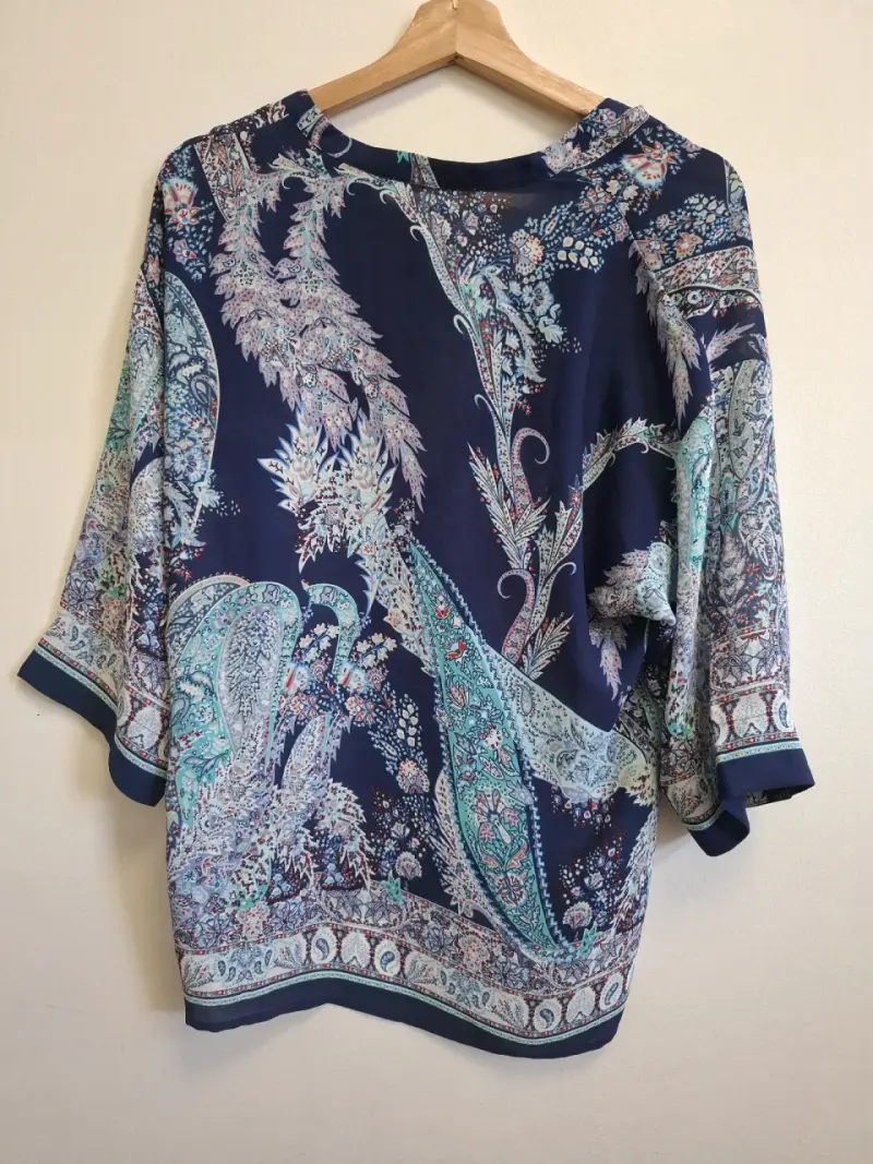Blusa estampada de mujer en tonos azules - 3