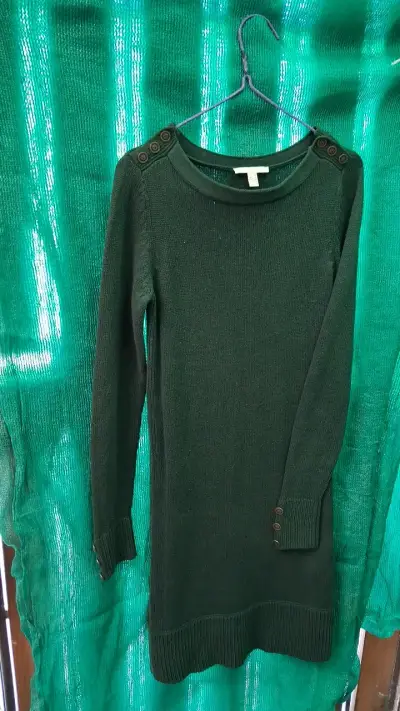 Vestido de punto verde con botones Esprit - miniatura 2
