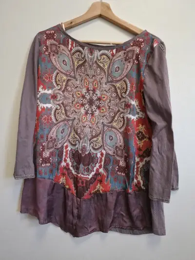 Blusa bohemia estampada de manga larga - miniatura 1